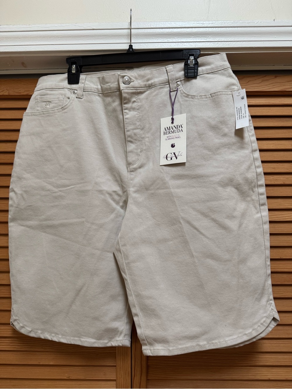 Gloria Vanderbilt Amanda Bermuda Shorts 16 NWT Grandmillennial Normcore Preppy